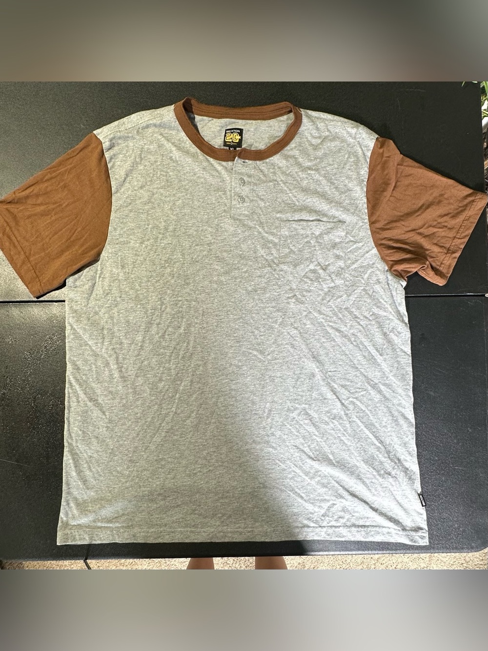 Brixton men’s brown/gray henley size XL